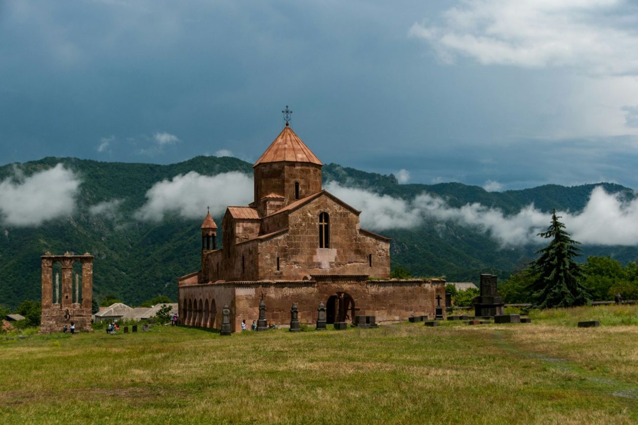 flying-to-armenia-1-1300x867.jpg